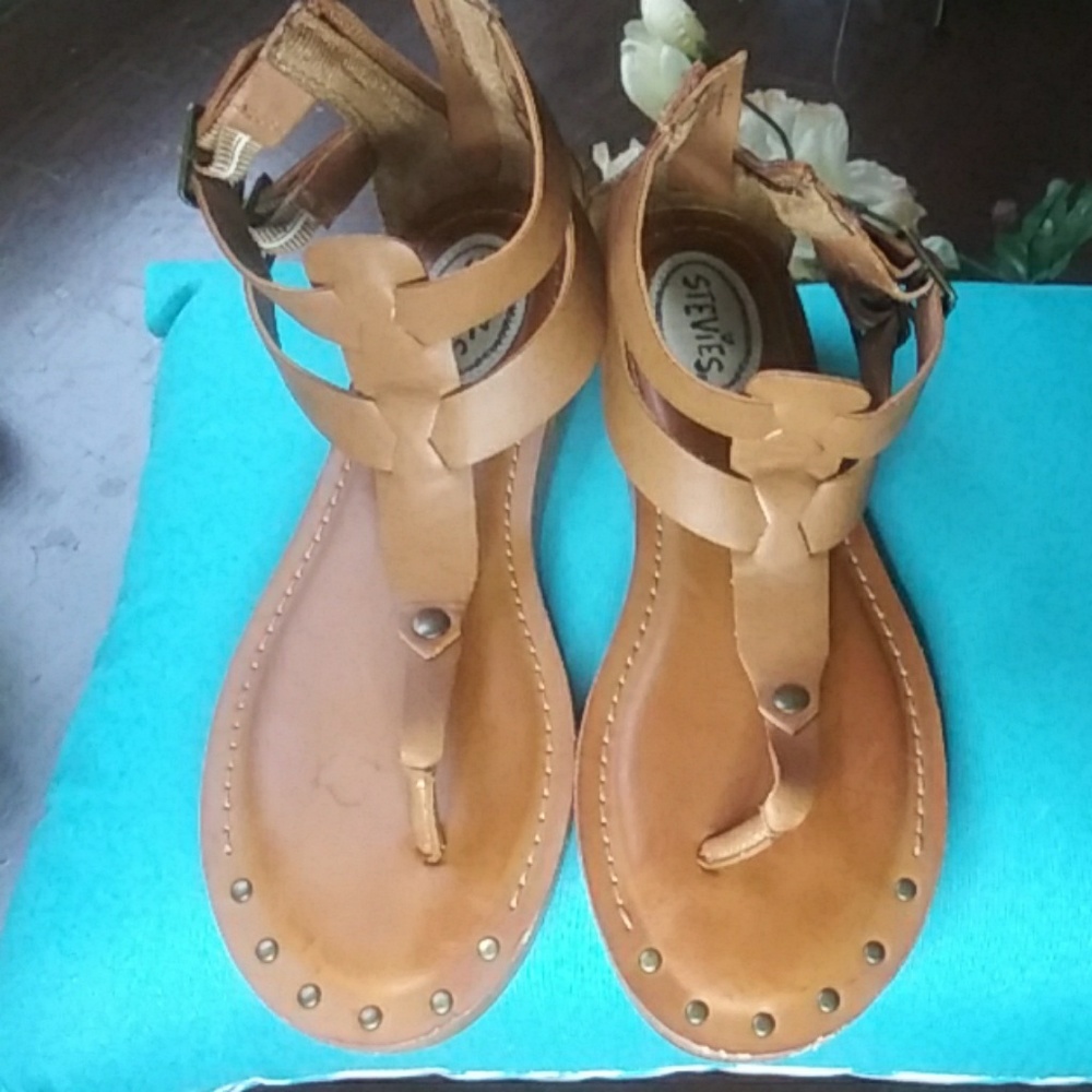 Sandals - Picture 5 of 5
